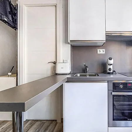 Cozy In With Kitchenette *
